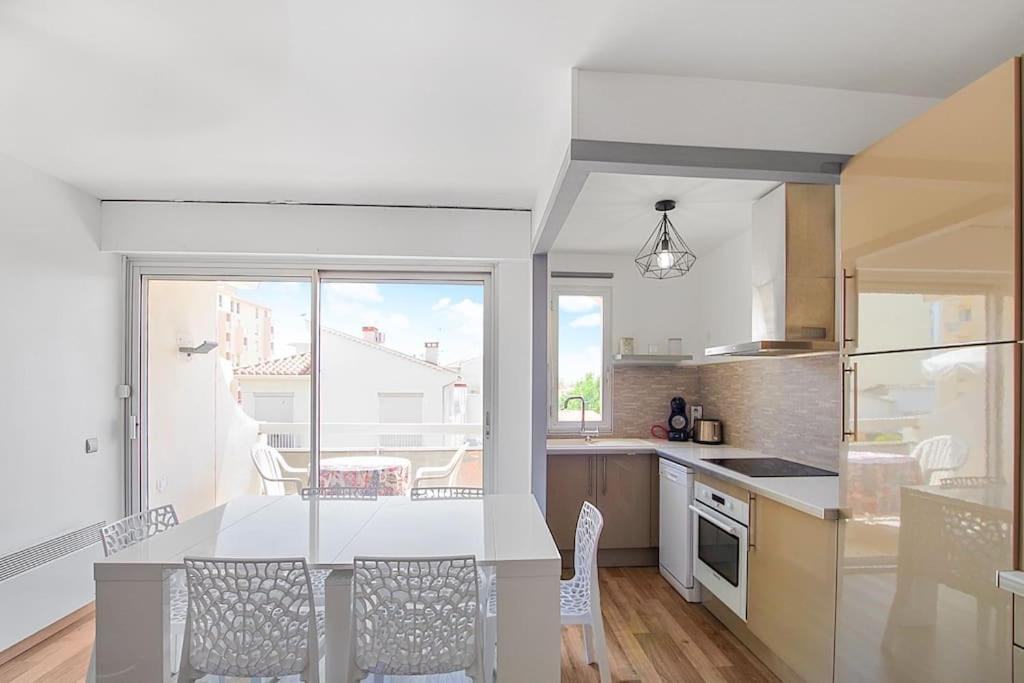 Appartement Calme Et Moderne Avec Vue Mer 74 Canet-en-Roussillon Luaran gambar